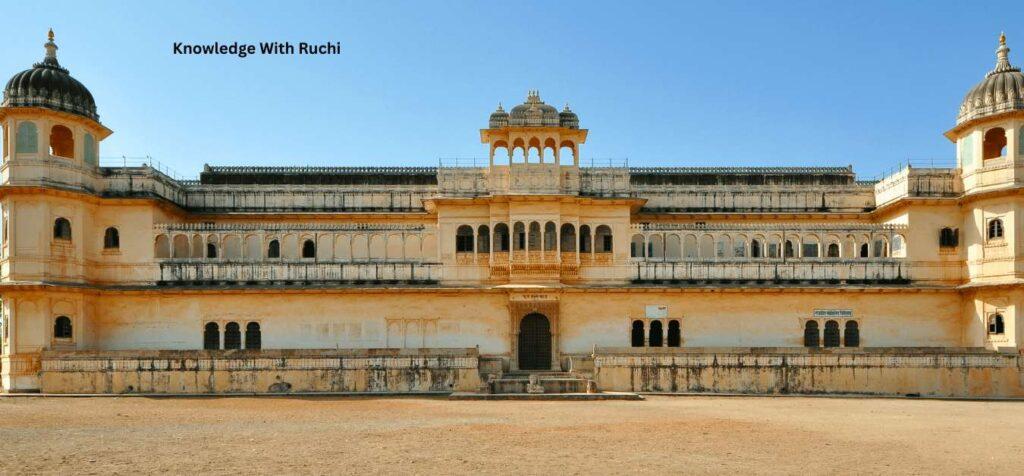 Fateh Prakash Palace in Hindi